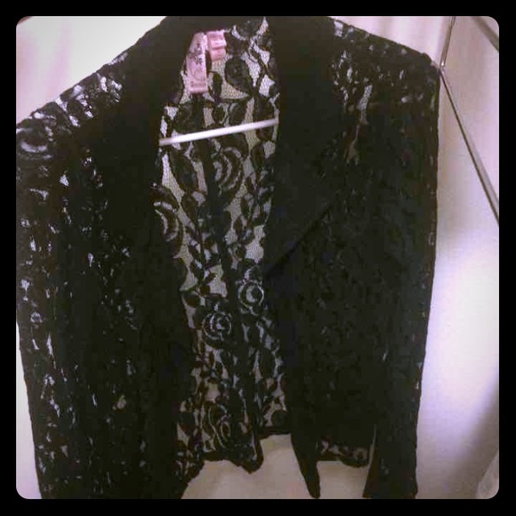 •Black Lace Blazer•