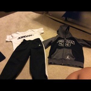 I'm selling Jordan outfit