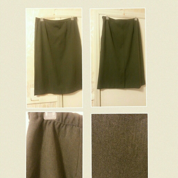 LIKE NEW! Grey skirt