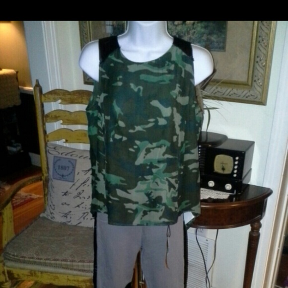 Top - Picture 3 of 3