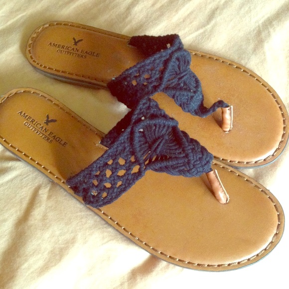 NWOT - Black crocheted American Eagle flip flops