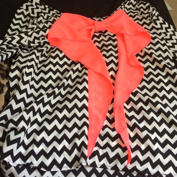 Adorable Chevron Top with Coral Bow Back