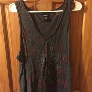 Skull and roses top