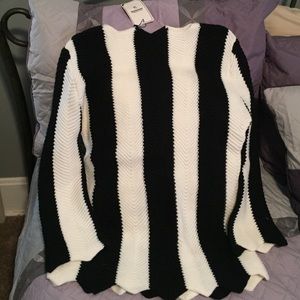 Sale NWT Stylish Vertical Striped Slimming Sweater
