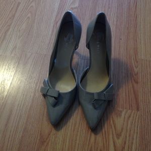 Gray heels with bow detail