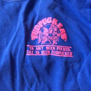 Fudpuckers shirt! Size small :)