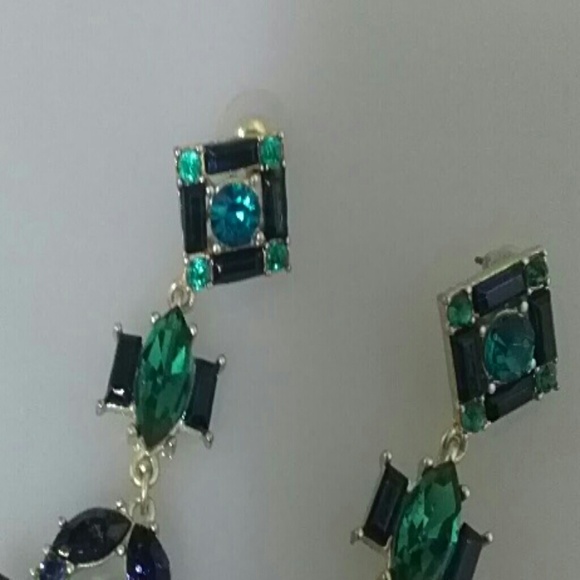 Earrings - Picture 2 of 4