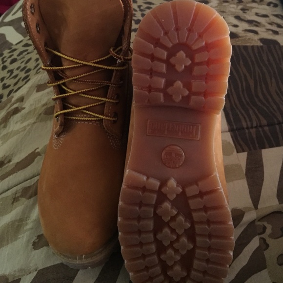 NIB TIMBERLANDS - Picture 2 of 4