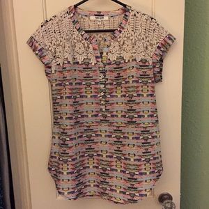 NWOT cap sleeve crochet and print blouse