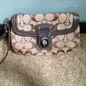 ❗️FINAL PRICE❗️COACH authentic wristlet