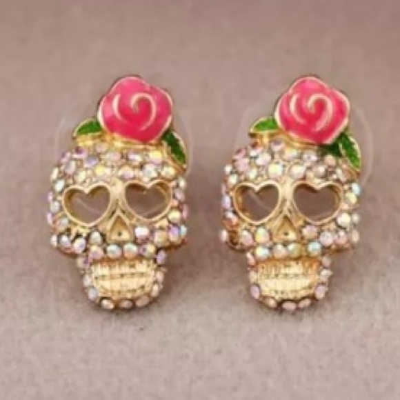 Skull Earring - Picture 3 of 3