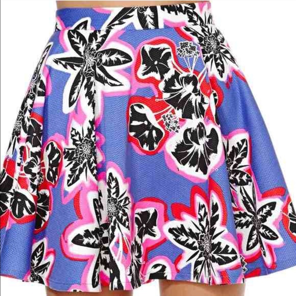 🚫SOLD🚫🎉HP🎉Like New Nasty Gal Electric Skirt! - Picture 3 of 4