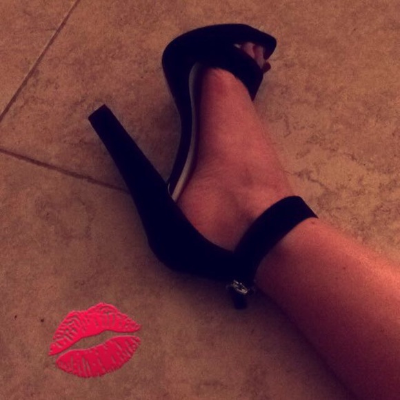 HIGH BLACK SANDAL HEEL