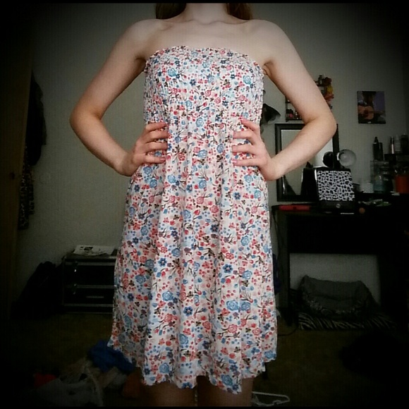 Dress - Picture 2 of 2