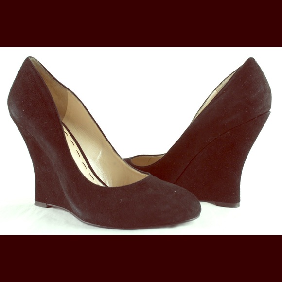 Nine West suede fashionable Wedges!