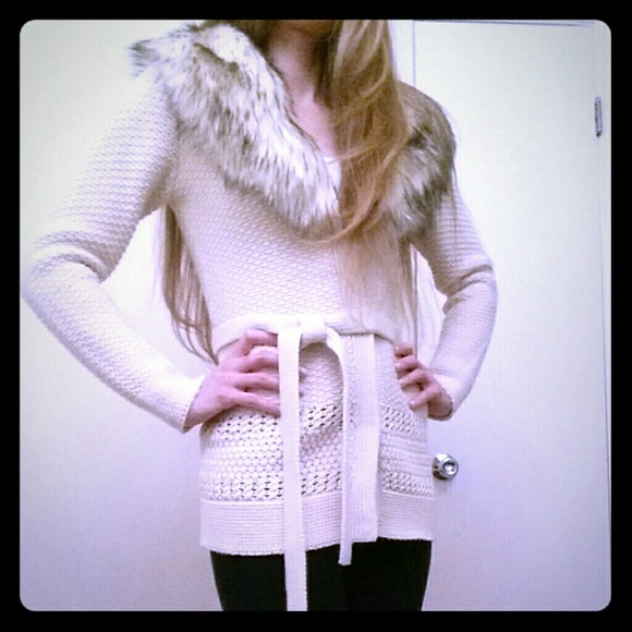 M Guess Cream Sweater