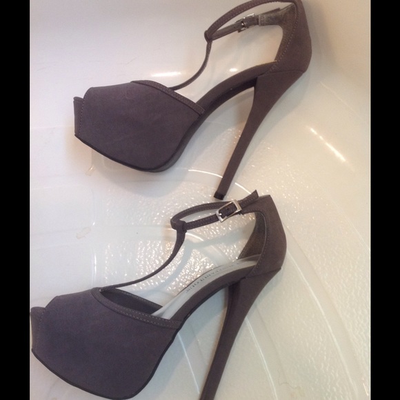 Beautiful gray heels