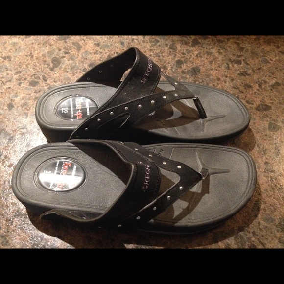New without tags Size 10 Skechers tone-up sandals