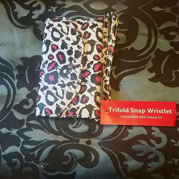 Galaxy s4 wristlet case