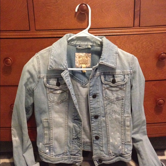 Jacket and necklace bundle