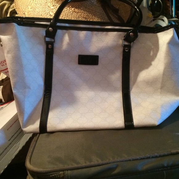 Not Authentic Gucci purse