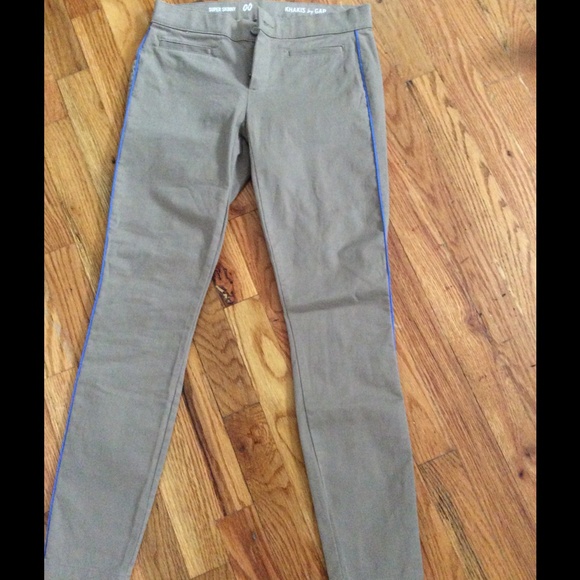 GAP Khakis super skinny pants w/blue piping