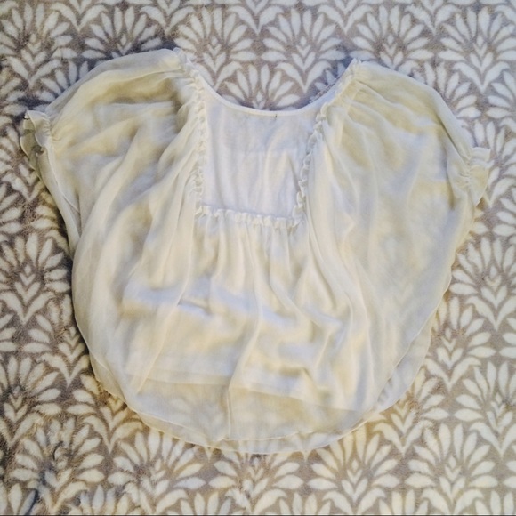 White Butterfly Top 🦋 - Picture 4 of 4