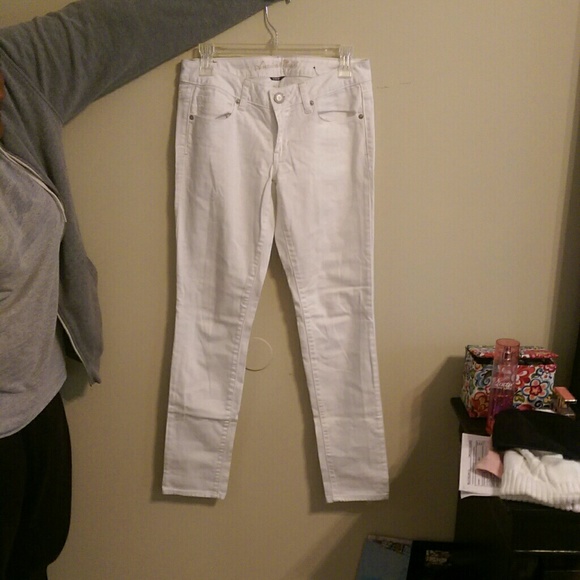 American eagle white jeans
