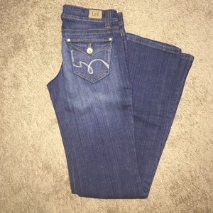 LEI Fit n Flare Jeans