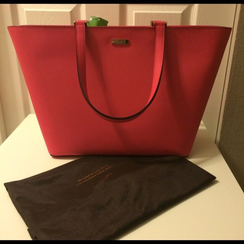 New with tag <3 and wallet