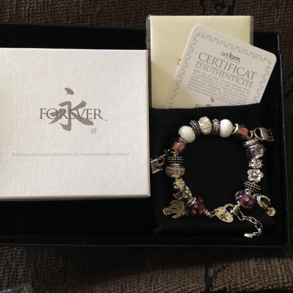 Forever Art Form Handmade Bead/Charm Bracelet