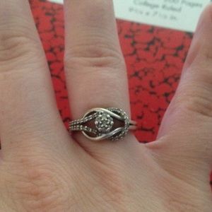 Sterling silver size 7 infinity knot ring