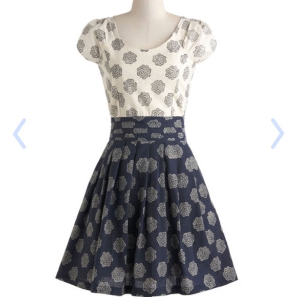 NEW PRICE!!  MATA TRADER GARDEN PARTY DRESS