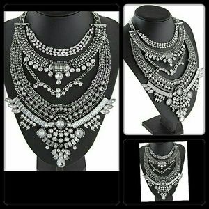 Statement necklace