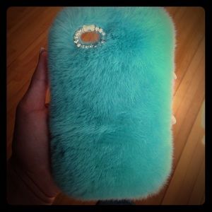 Furry iPhone 5c case 💚