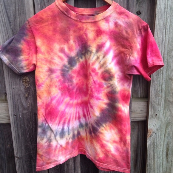 Red earth tone tie dye tshirt
