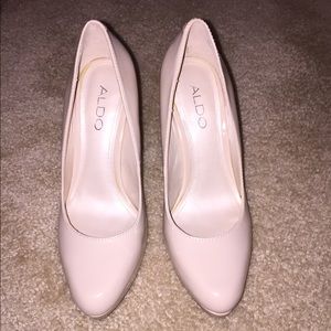 🌟Price Drop 🌟 Aldo "Kate Middleton" Nude Shoes