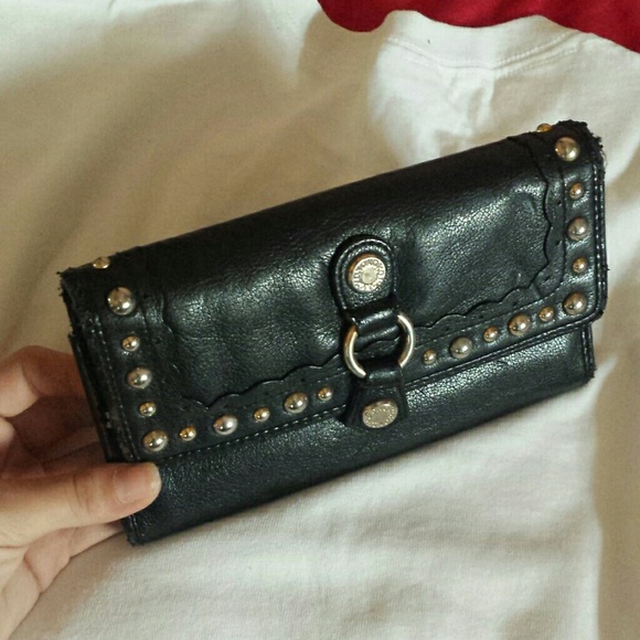 Price drop! XOXO wallet - Picture 1 of 4
