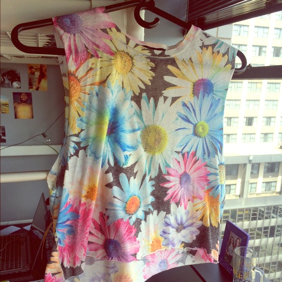 Floral sleeveless crop top