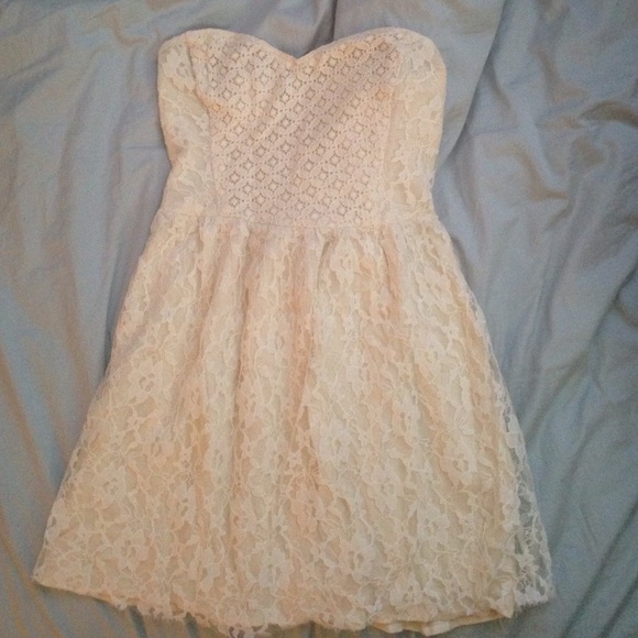 NWT Hollister Strapless Lace Dress