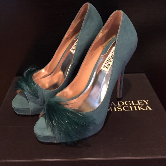 Super cute peep toe