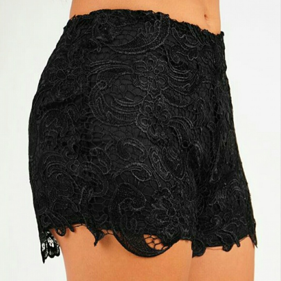 Black Lace Shop Hopes Shorts