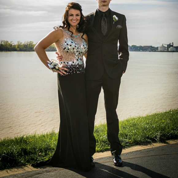 Prom dress/pageant dress - Picture 2 of 4