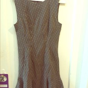 Sleeveless Dress with geometric pattern