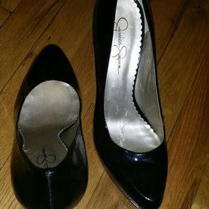 Jessica Simpson pumps