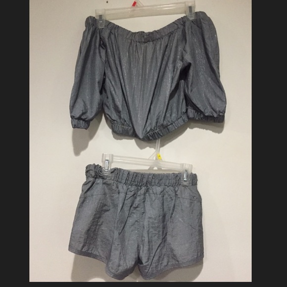 Top and Short. - Picture 2 of 4