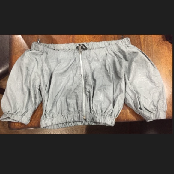 Top and Short. - Picture 3 of 4