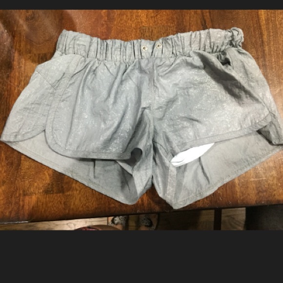 Top and Short. - Picture 4 of 4