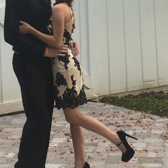 Homecoming dress - Picture 3 of 3