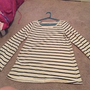 Cute lace like sweater top